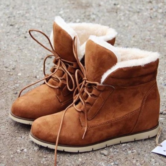 Shoes - NEW! Lace Up Camel Booties with inside faux fur!